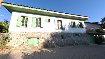 Menekse Evi