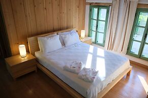 Menekse Evi