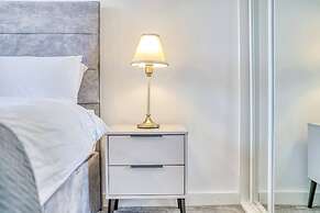 The Executive M5 Suite