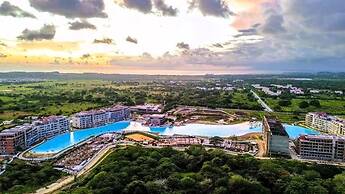 Baia Kristal Apartment Artificial Beach
