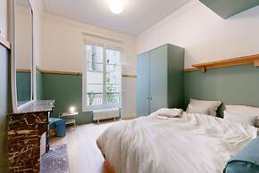 Joivy Pleasant 1-bed Flat w/ Shared Courtyard