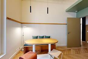 Joivy Pleasant 1-bed Flat w/ Shared Courtyard