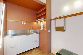 Joivy Pleasant 1-bed Flat w/ Shared Courtyard