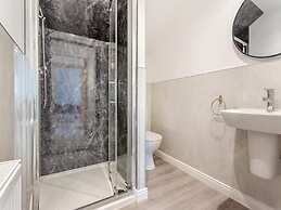 Family - Central - Wifi - Parking - Sleeps 4