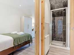 Family - Central - Wifi - Parking - Sleeps 4