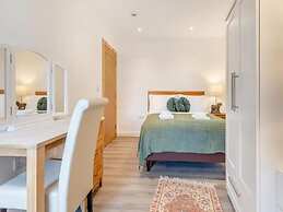 Family - Central - Wifi - Parking - Sleeps 4