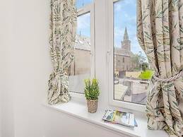 Family - Central - Parking - Wifi - Sleeps 4