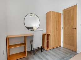 Family - Central - Parking - Wifi - Sleeps 4