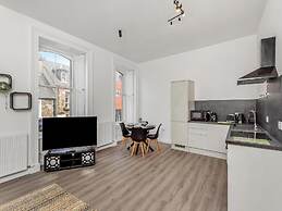 Family - Central - Parking - Wifi - Sleeps 4
