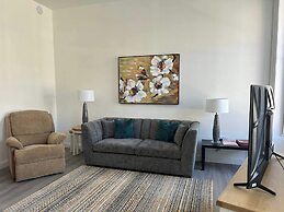 Family - Central - Parking - Wifi - Sleeps 4