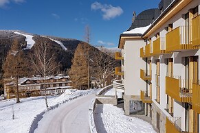 Palace Apartments