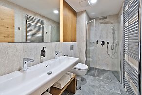 Palace Apartments