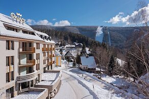 Palace Apartments