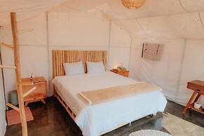 Happynest Glamping and Villa Dieng