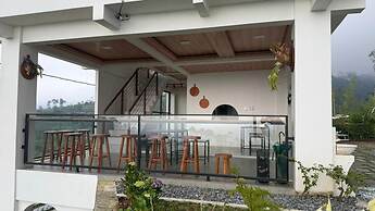 Happynest Glamping and Villa Dieng