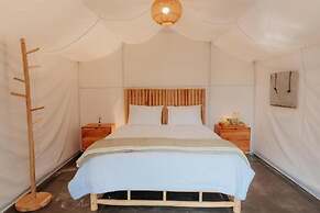 Happynest Glamping and Villa Dieng