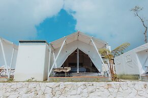 Happynest Glamping and Villa Dieng