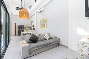 2Story Villa Oasis Close to Beaches V288