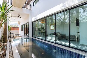 2Story Villa Oasis Close to Beaches V288