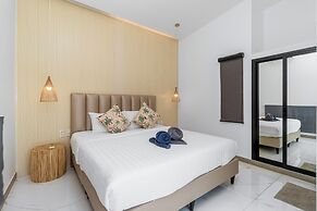 2Story Villa Oasis Close to Beaches V288