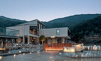 Kugar Resort