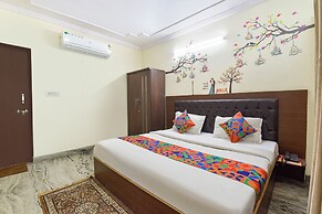 Fabhotel Royal Palace I