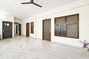 Fabhotel Royal Palace I