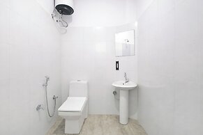 Fabhotel Royal Palace I