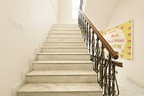 Fabhotel Royal Palace I