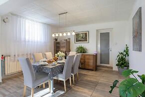Holiday Home Cadjo With Pool