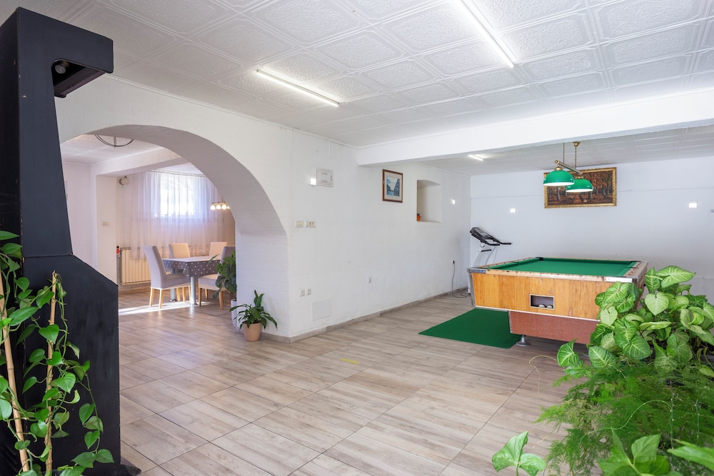 Holiday Home Cadjo With Pool