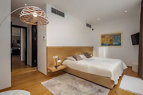 Villa Miracle