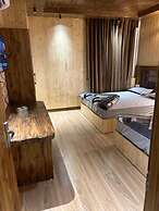 Avadh Guest House