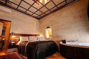 Zümrütü Anka Cave
