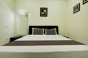 Collection O Ovel Hotel Grand