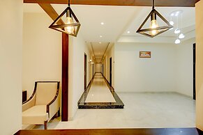Collection O Ovel Hotel Grand