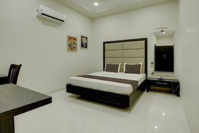 Collection O Ovel Hotel Grand