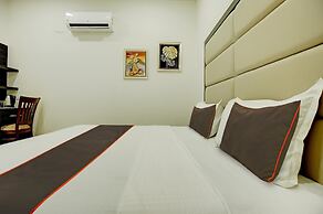 Collection O Ovel Hotel Grand