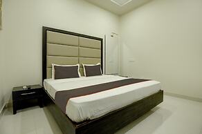 Collection O Ovel Hotel Grand