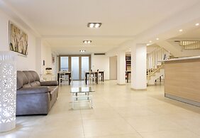 Roomsalentopalace