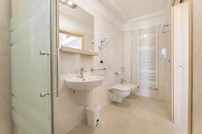Roomsalentopalace