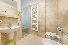 Roomsalentopalace