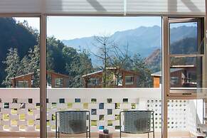 Old River Story Art Mountain Retreat