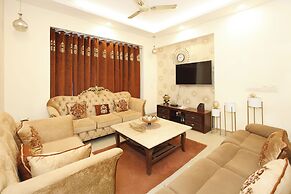 Golden Oak by Redolivenr. DLF Golf Course3bhk
