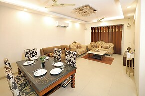 Golden Oak by Redolivenr. DLF Golf Course3bhk