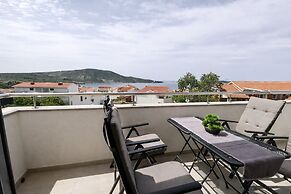 Blue Horizon Apartment