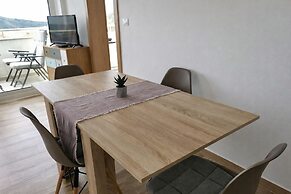 Blue Horizon Apartment