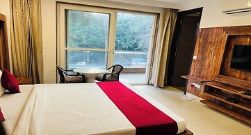 Haris Court Hotels & Banquets DLF Phase3