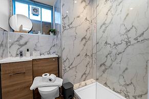 Stylish 1BR Urban Stay, City Centre