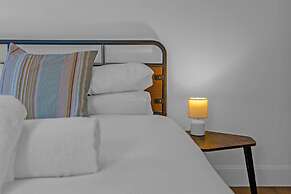 Stylish 1BR Urban Stay, City Centre